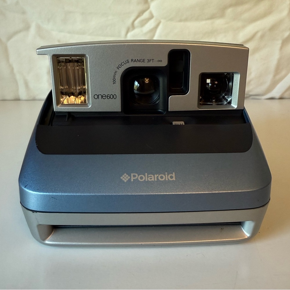 Polaroid One600 Classic with Bag